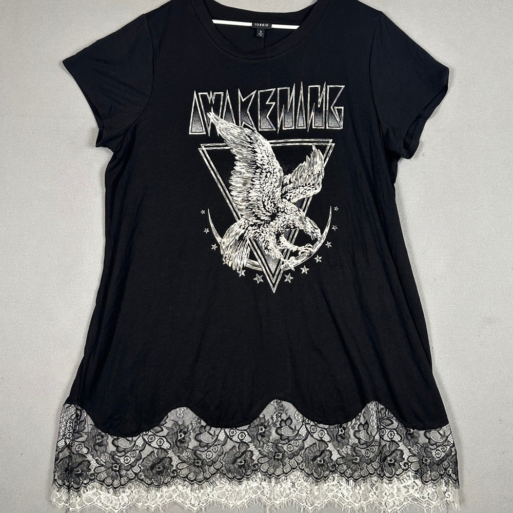 Torrid Graphic Top Womens 3 Awakening Eagle Black Lace Hem Crewneck Short Sleeve